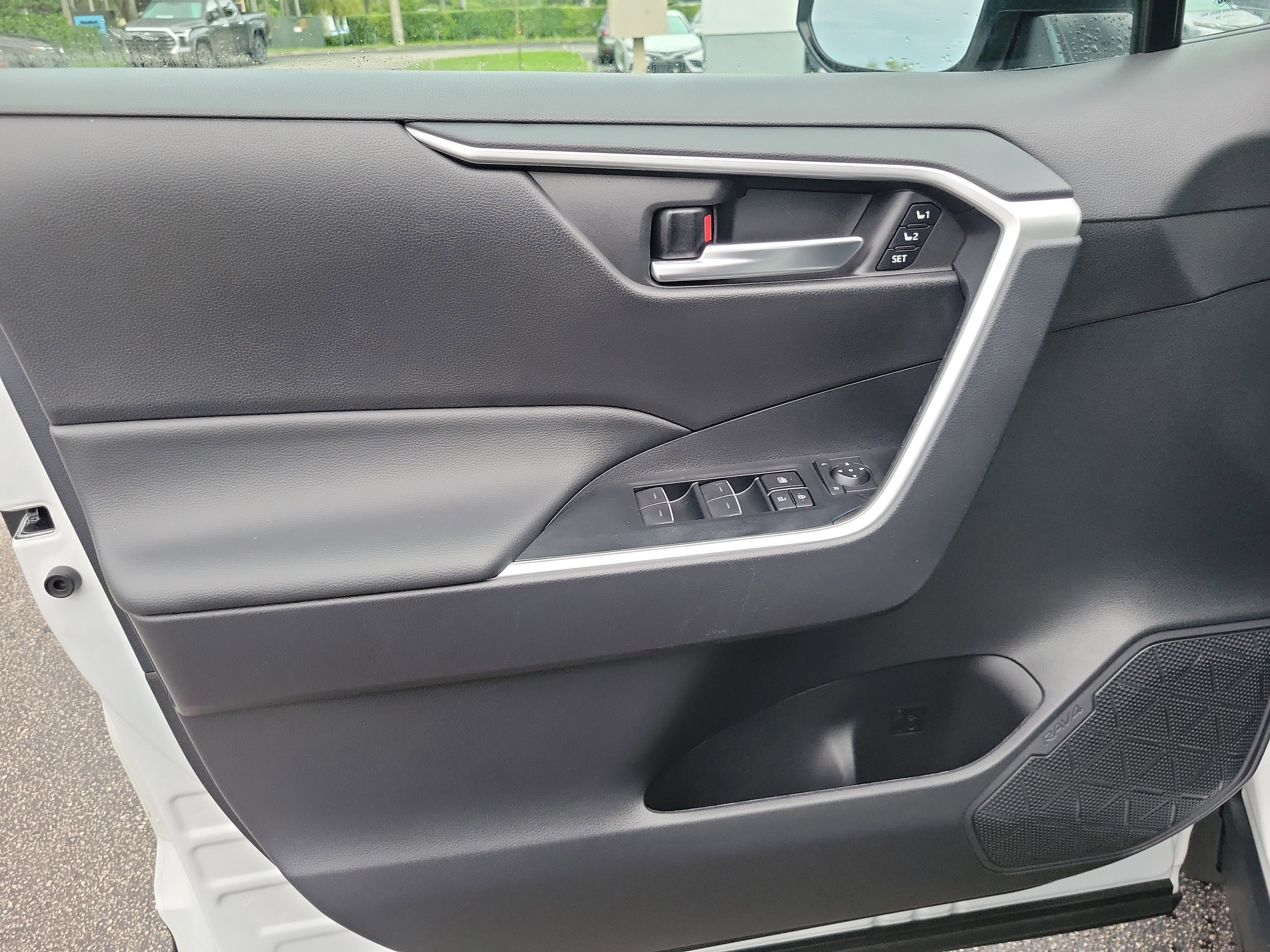 Used 2024 Toyota RAV4 XLE Premium image 13