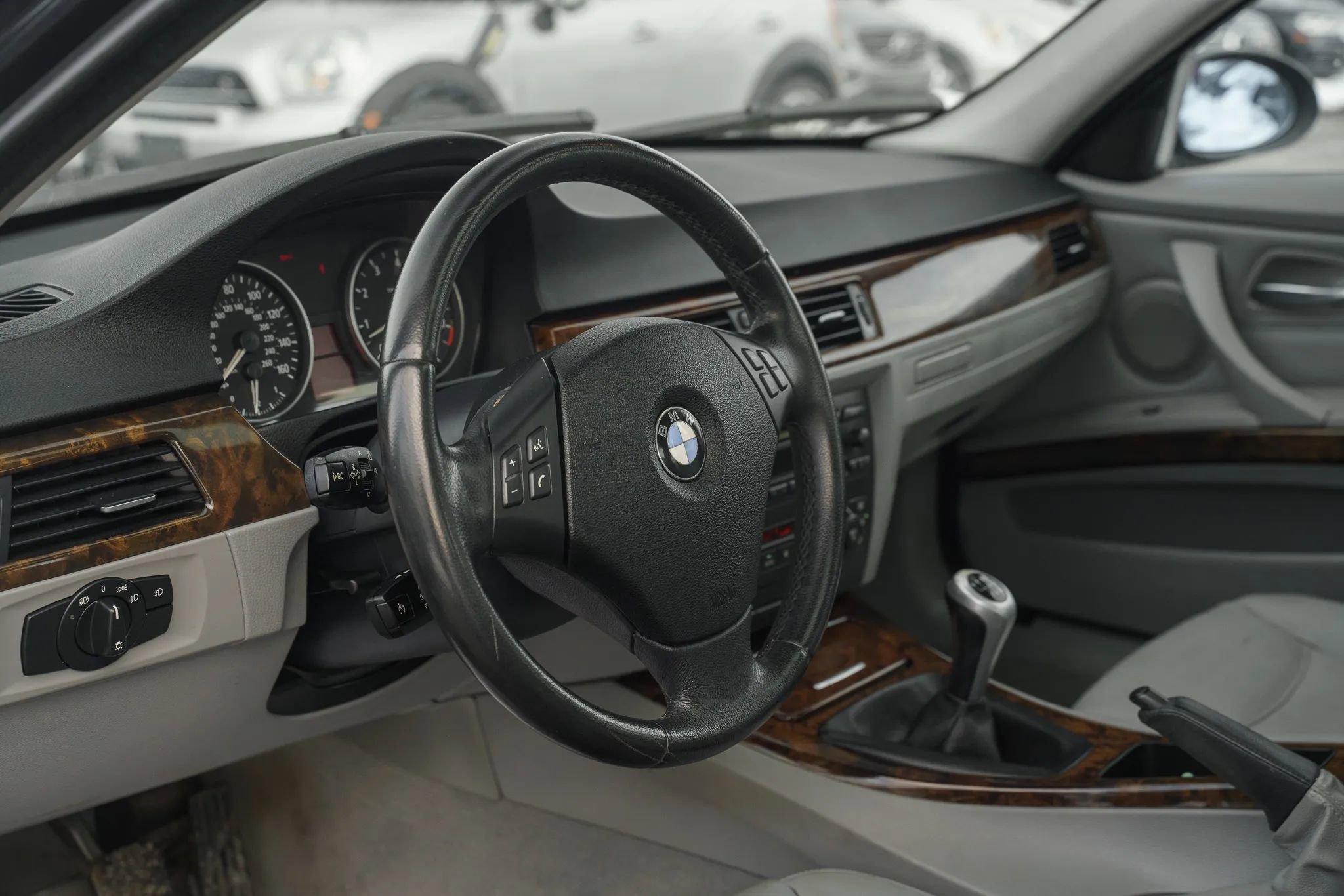 Used 2006 BMW 325i Sedan image 14