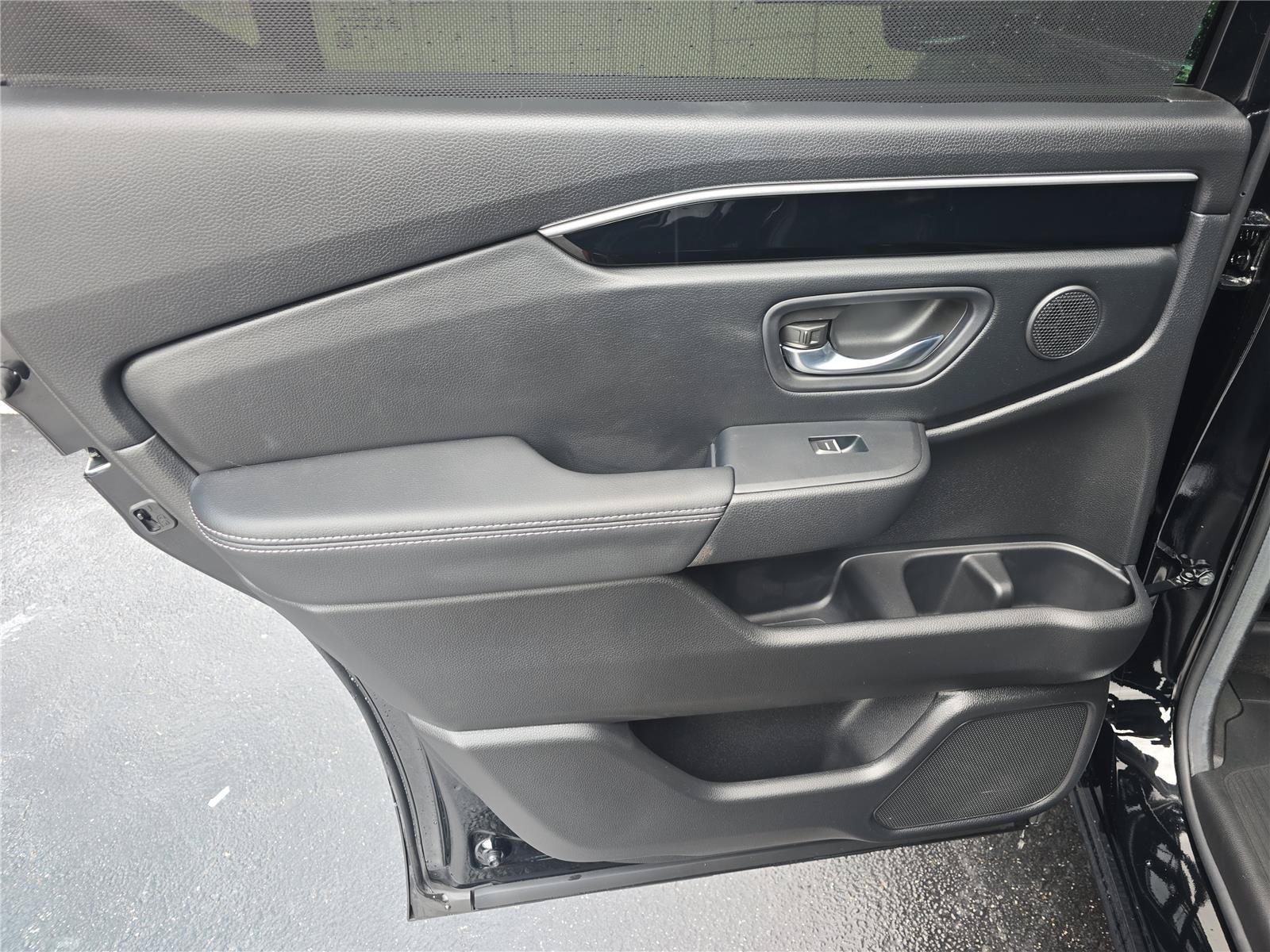 Used 2025 Honda Pilot Touring image 9