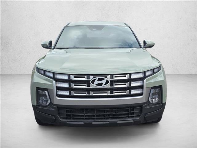 Used 2025 Hyundai Santa Cruz SE FWD image 2