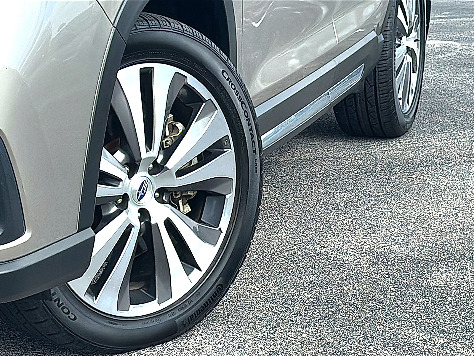 Used 2020 Subaru Ascent Limited w/ Technology Package AWD/4WD image 3