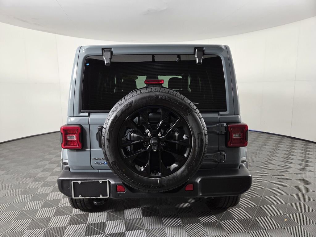Certified 2025 Jeep Wrangler Sahara w/ Safety Group image 6