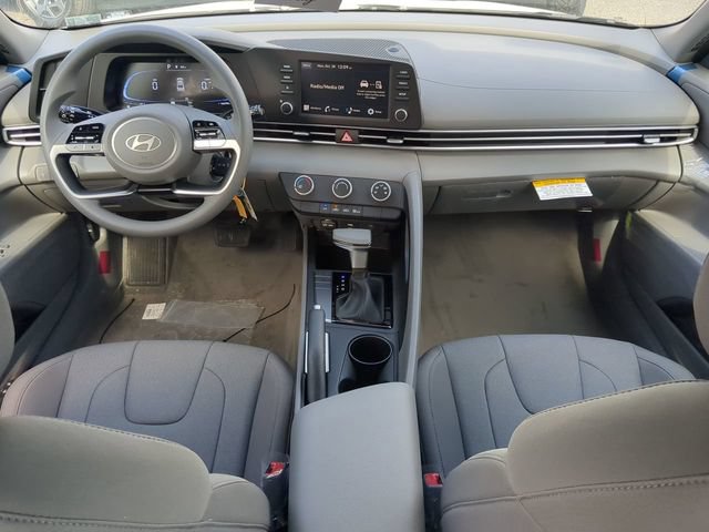 New 2026 Hyundai Elantra SE FWD image 14