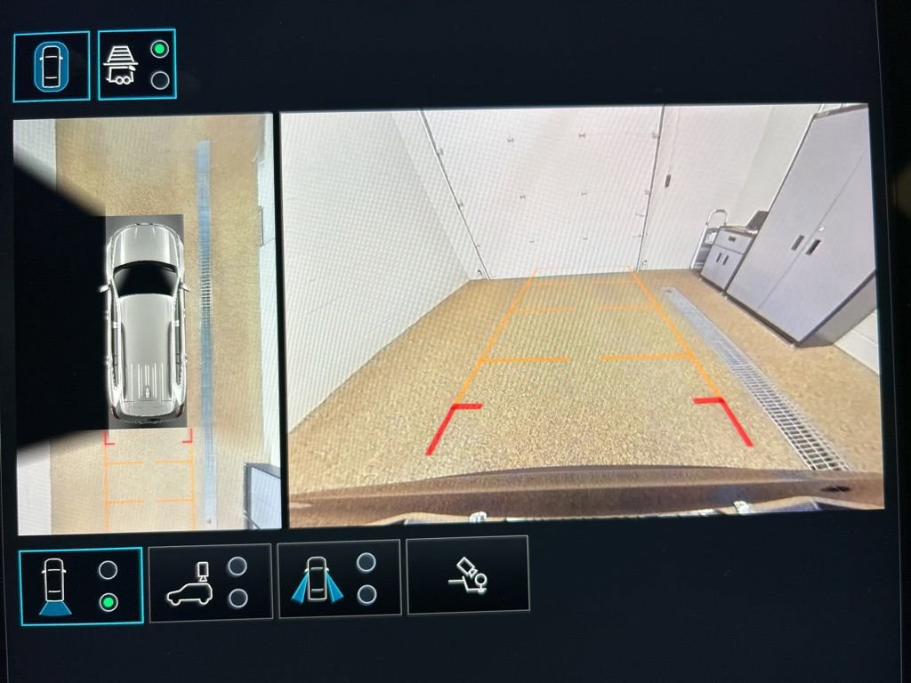 Used 2024 GMC Acadia AT4 w/ Luxury Package image 22