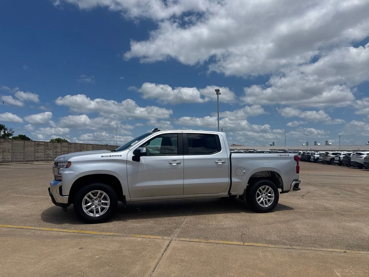 Used 2022 Chevrolet Silverado 1500 LT AWD/4WD image 13