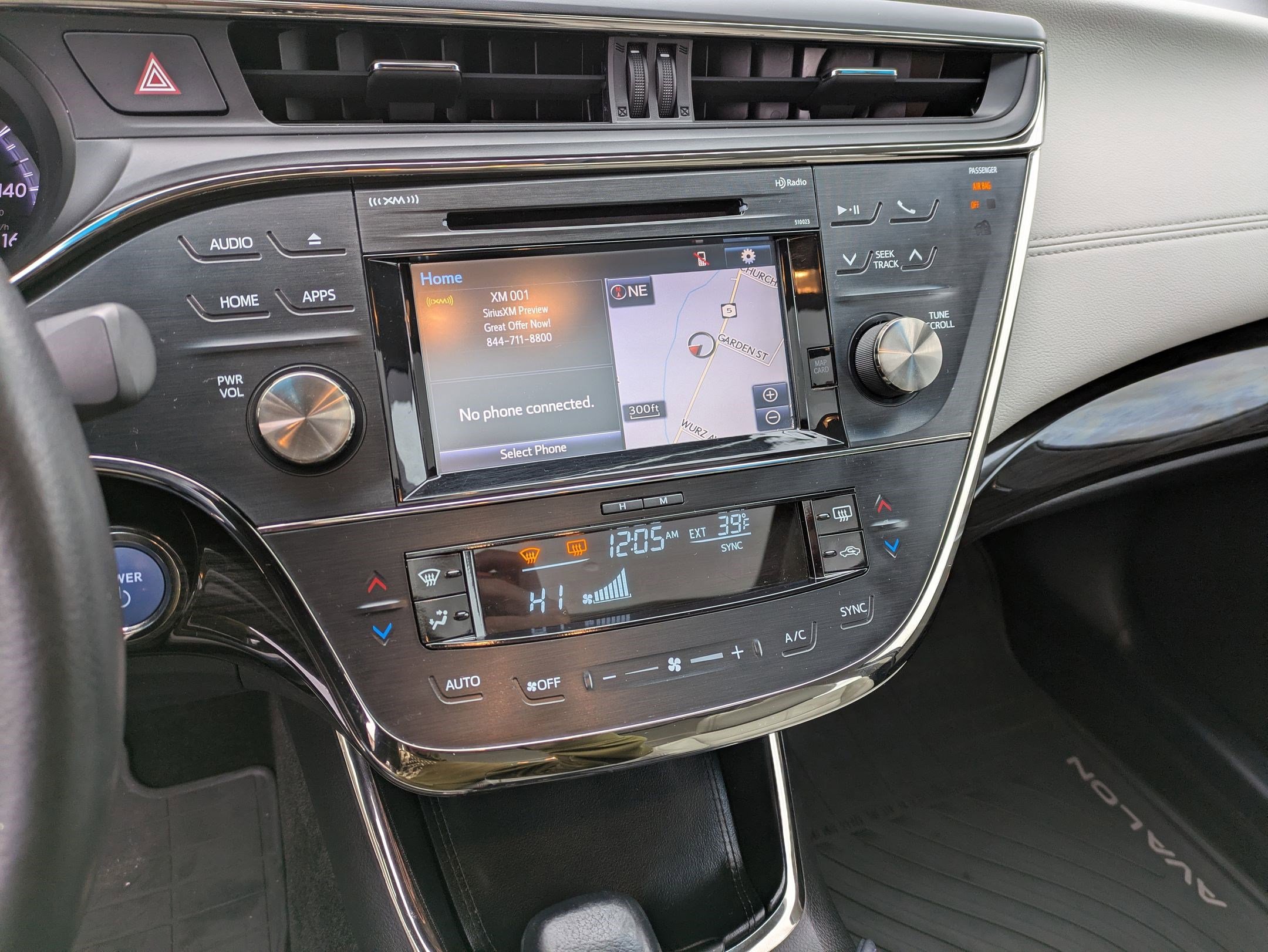 Used 2015 Toyota Avalon XLE Touring image 11