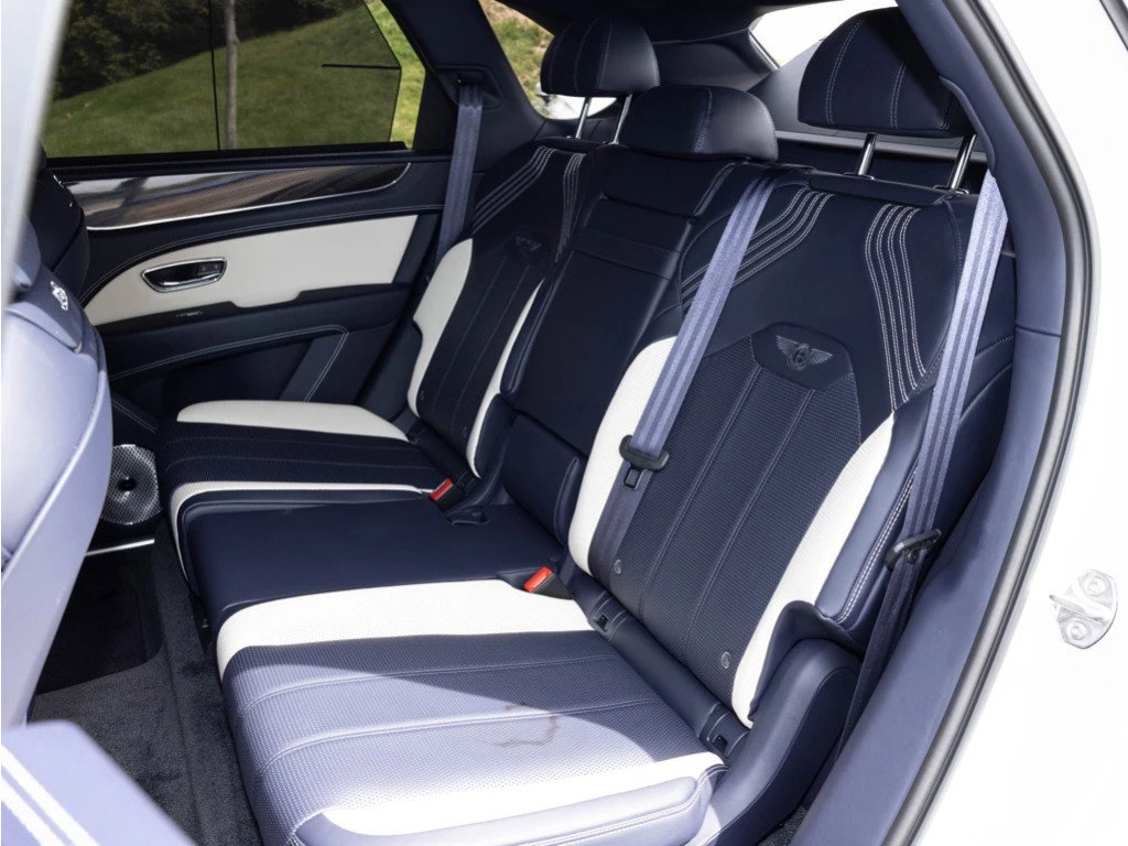 Used 2023 Bentley Bentayga image 45