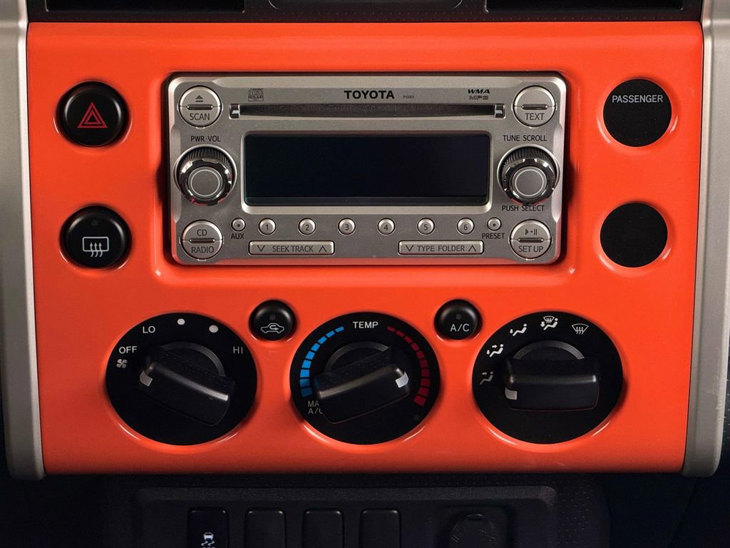 Used 2014 Toyota FJ Cruiser 4WD w/ Convenience Package image 18