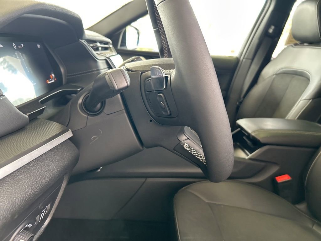 Used 2025 Jeep Grand Cherokee Altitude RWD image 43