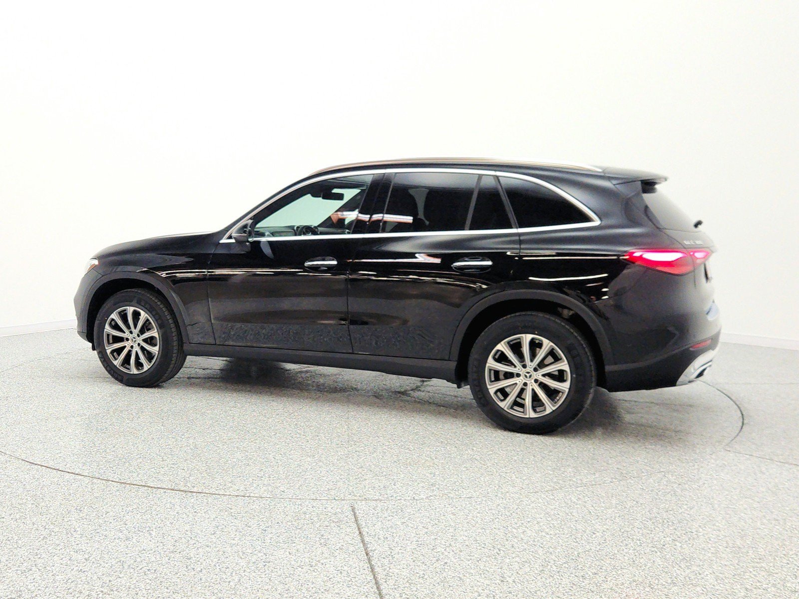 Used 2024 Mercedes-Benz GLC 300 image 8