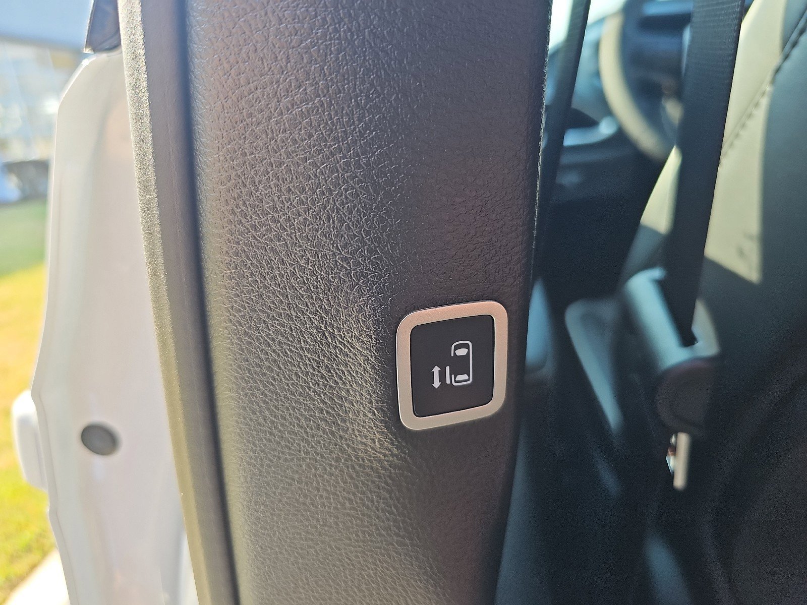 New 2026 Chrysler Pacifica Limited image 11