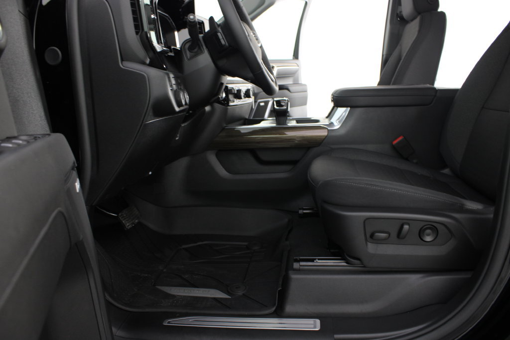 New 2026 Chevrolet Silverado 1500 RST w/ Redline Edition AWD/4WD image 16