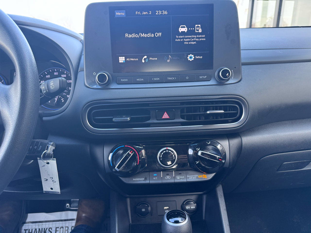 Used 2023 Hyundai Kona SE image 14