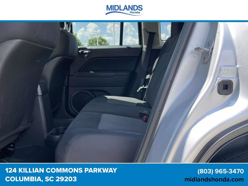Used 2011 Jeep Compass Latitude w/ Sun/Sound Group AWD/4WD image 9