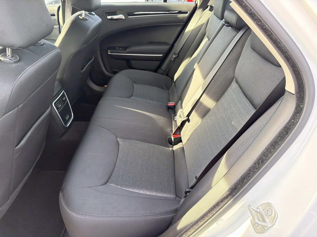 Used 2023 Chrysler 300 Touring w/ Sport Appearance Package image 15