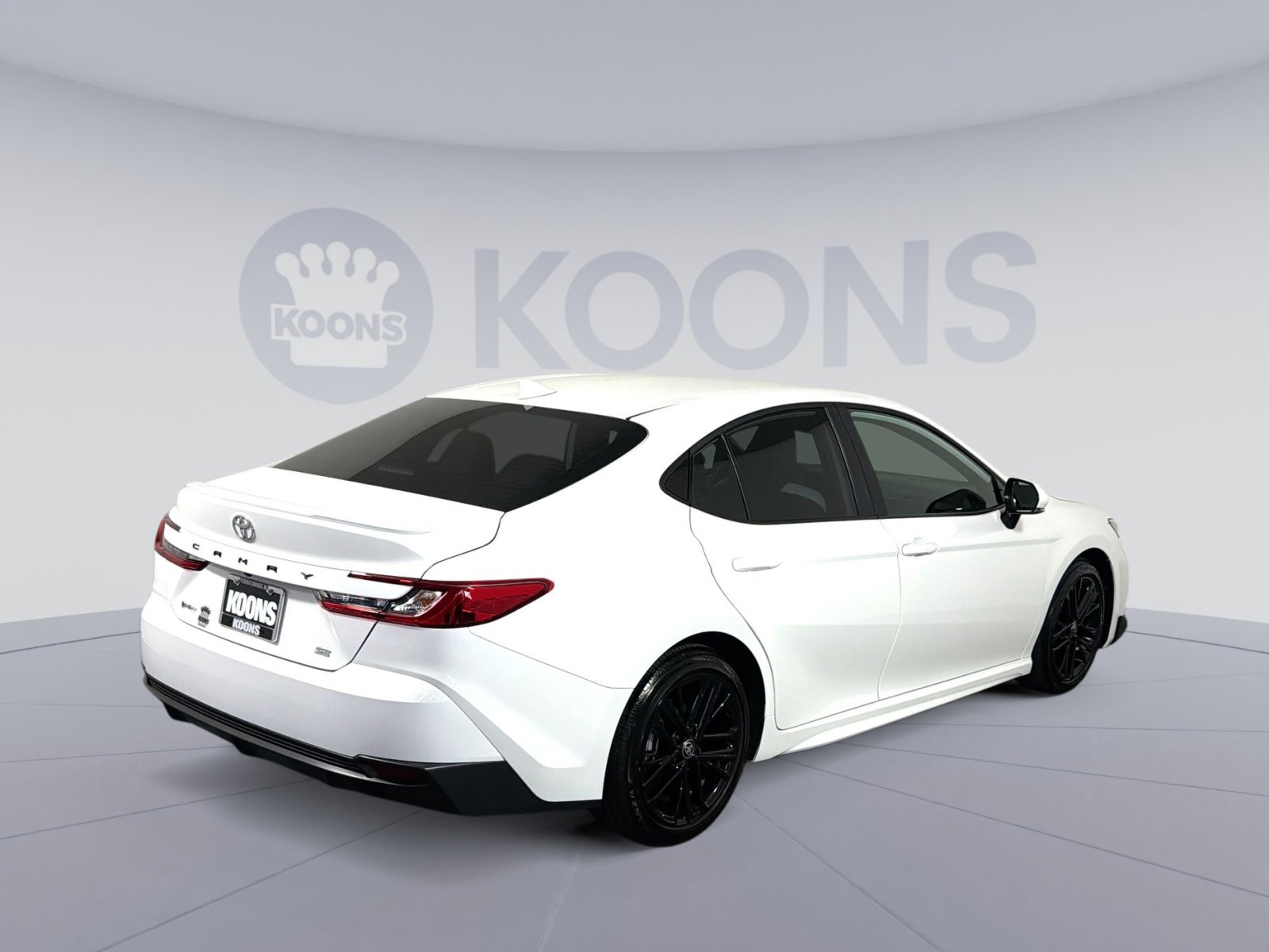 Used 2025 Toyota Camry SE w/ Convenience Package image 7