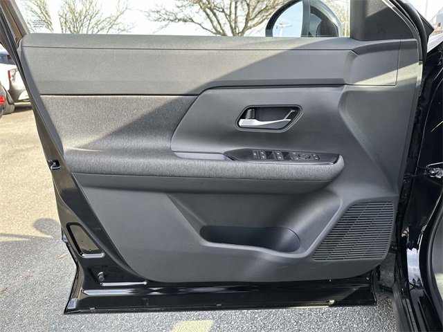 New 2026 Nissan Kicks SV image 14