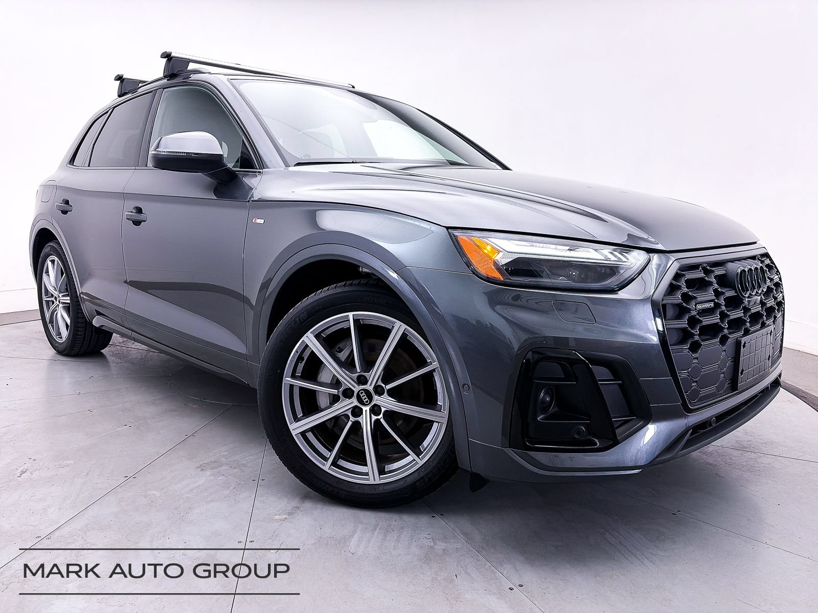 Used 2023 Audi Q5 e Prestige w/ Prestige Package AWD/4WD image 1