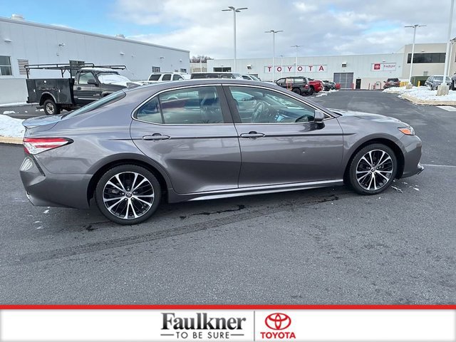 Certified 2020 Toyota Camry SE w/ Convenience Package image 6