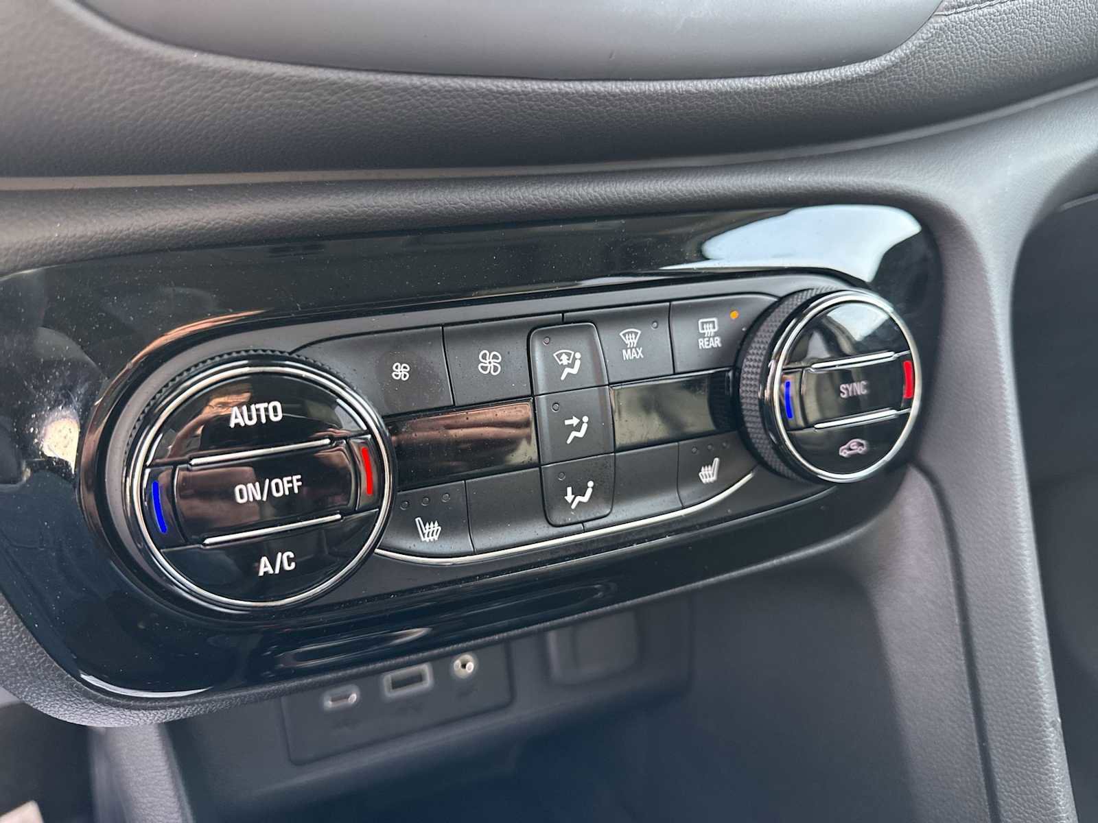 Certified 2023 Buick Encore GX Essence w/ Experience Buick Package image 17