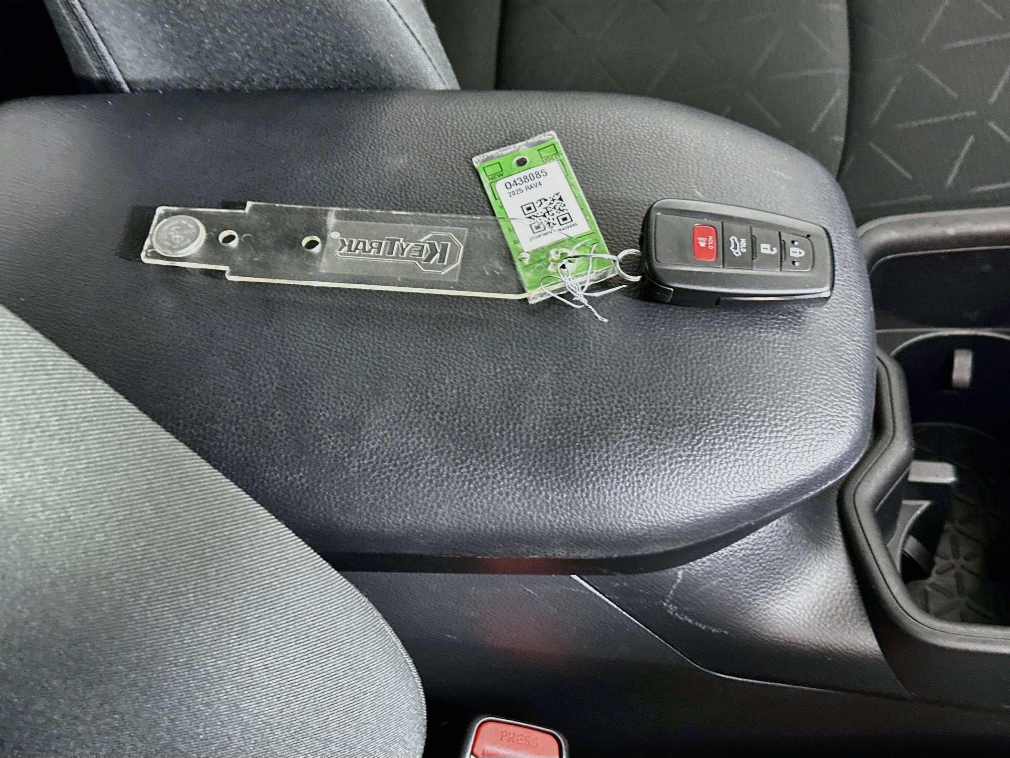 Certified 2025 Toyota RAV4 XLE w/ Convenience Package FWD image 33