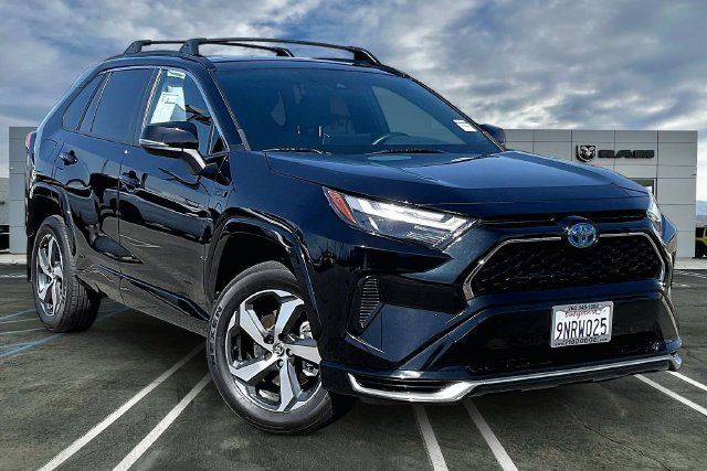 Used 2024 Toyota RAV4 SE w/ Weather & Moonroof Package AWD/4WD image 12