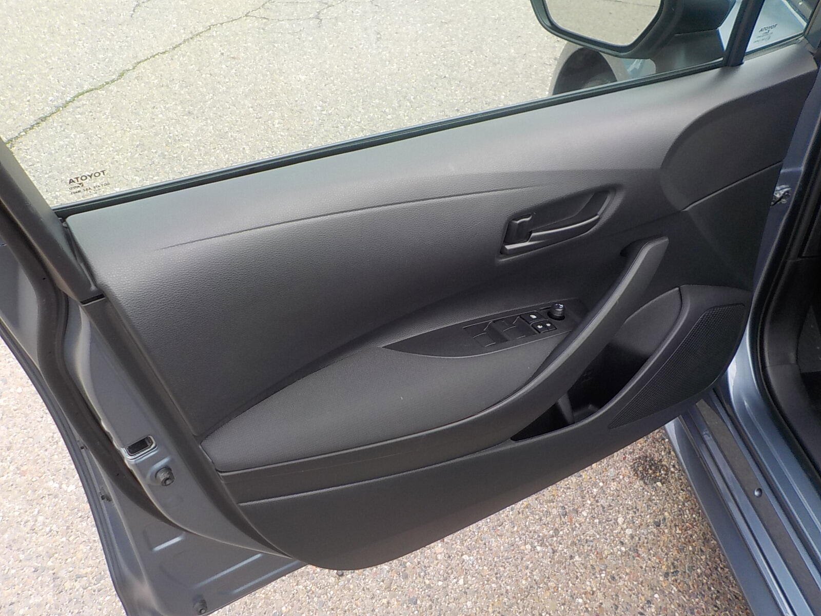 Used 2025 Toyota Corolla LE FWD image 18