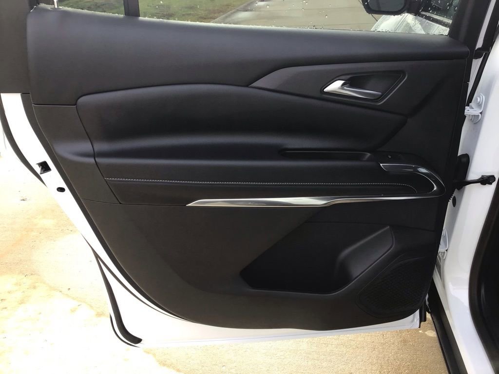 New 2026 Chevrolet Traverse LT w/ Driver Confidence Package image 13