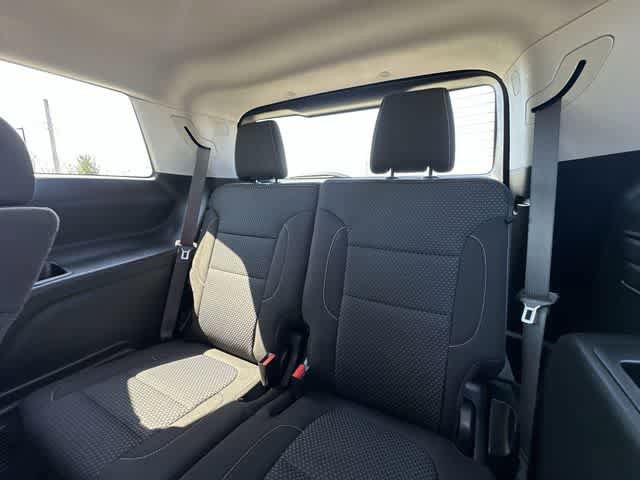 Used 2023 GMC Acadia SLE w/ Driver Convenience Package image 25
