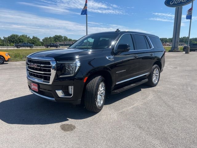 Used 2021 GMC Yukon SLT w/ SLT Premium Package AWD/4WD image 4