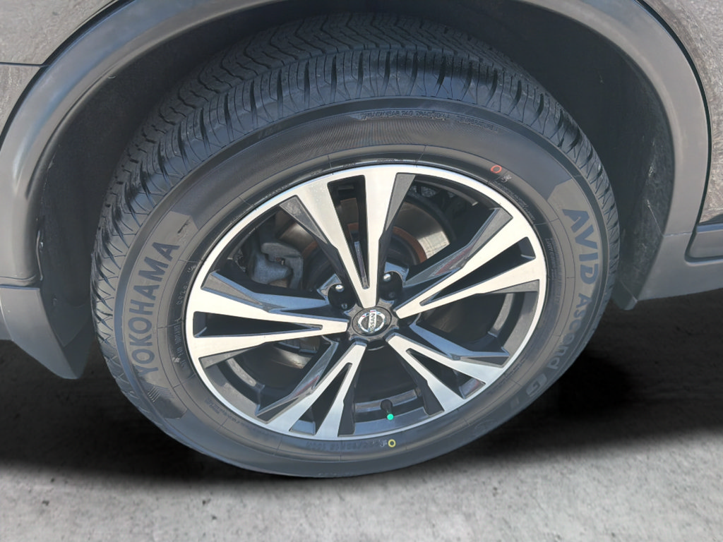 Used 2019 Nissan Rogue SV w/ Premium Package FWD image 58