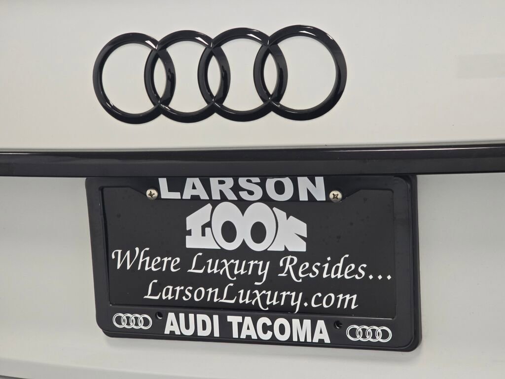 Used 2025 Audi SQ5 Premium Plus w/ Premium Plus Package image 32