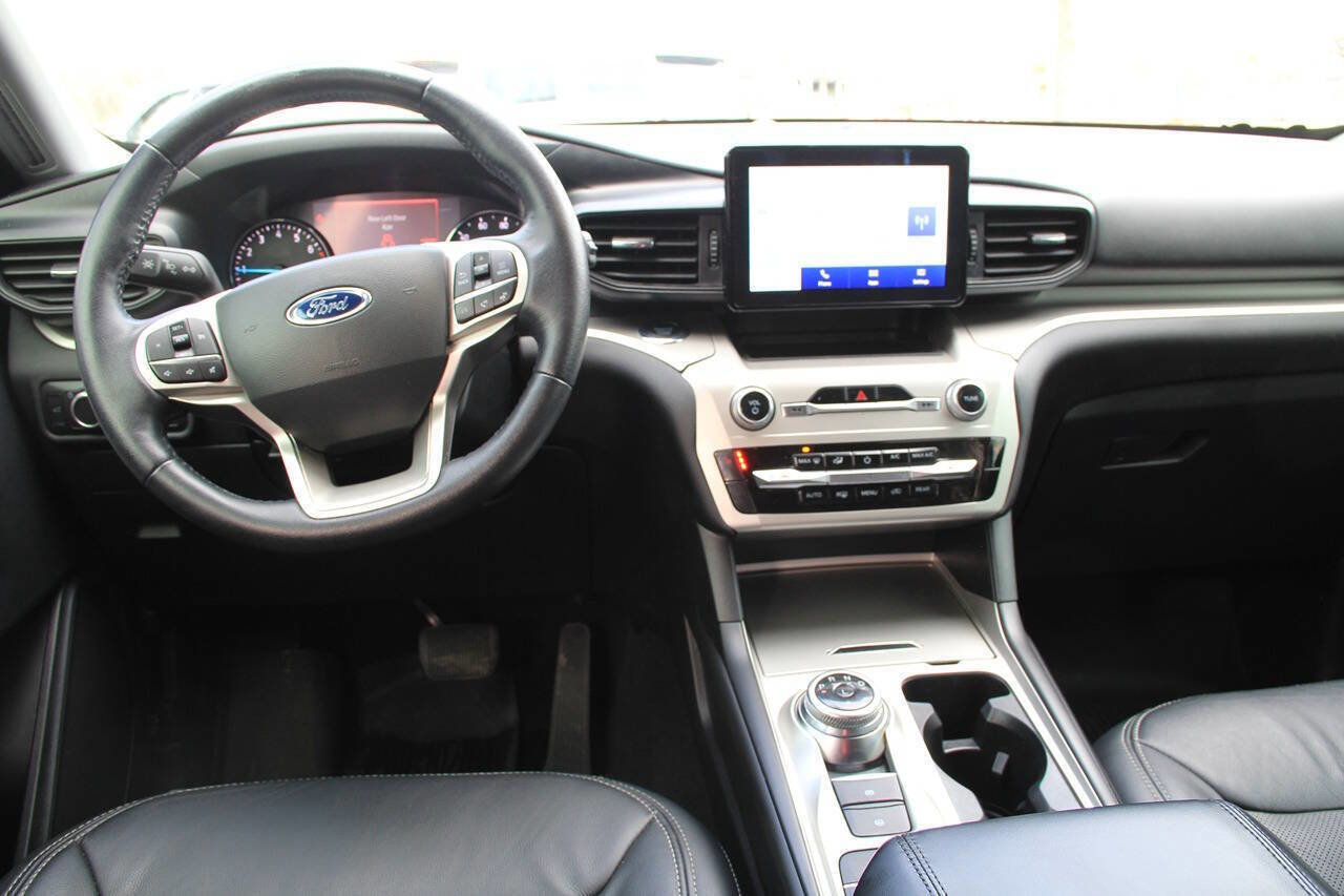 Used 2022 Ford Explorer XLT w/ Class IV Trailer Tow Package image 22