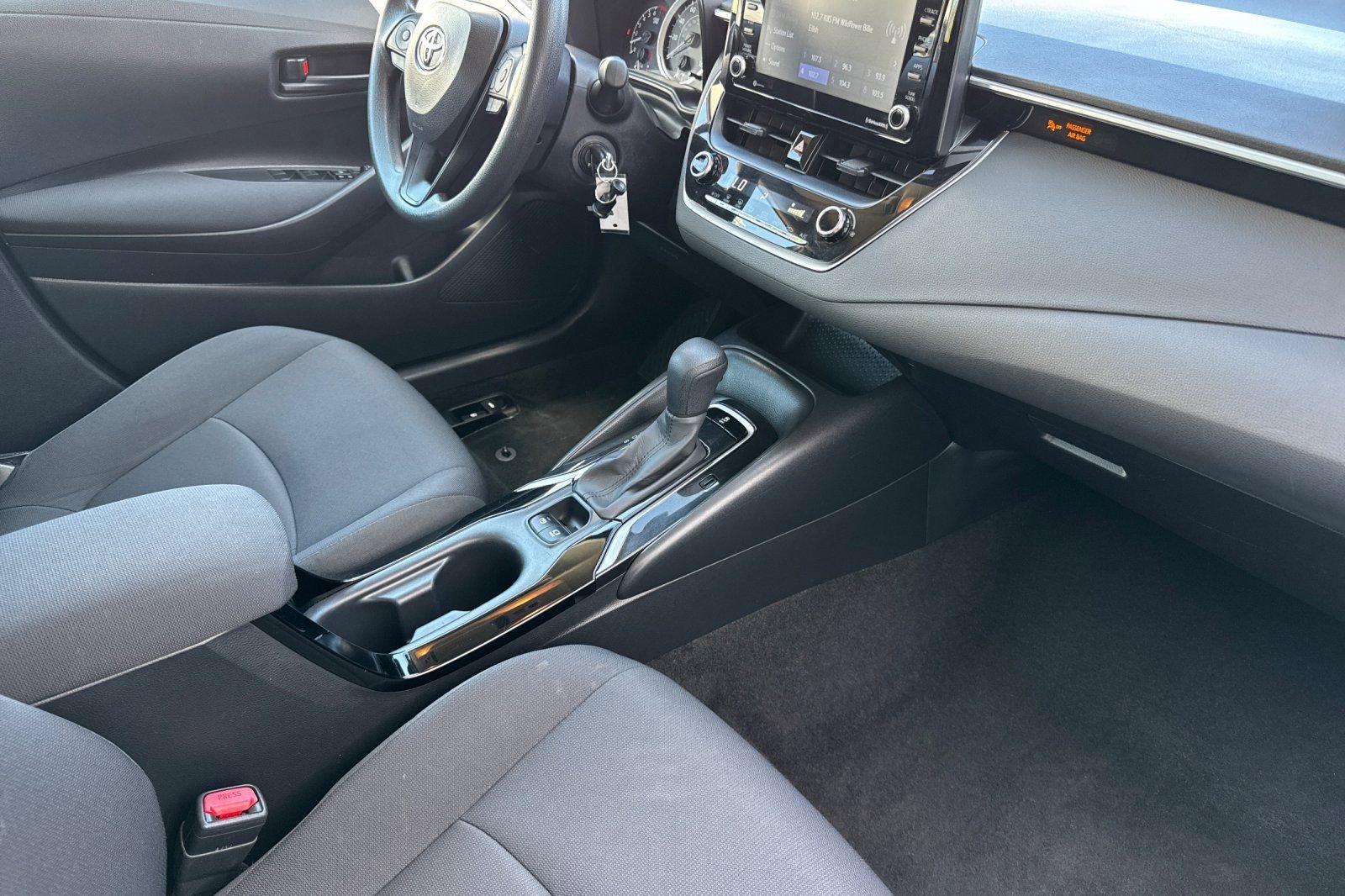 Used 2022 Toyota Corolla LE image 14