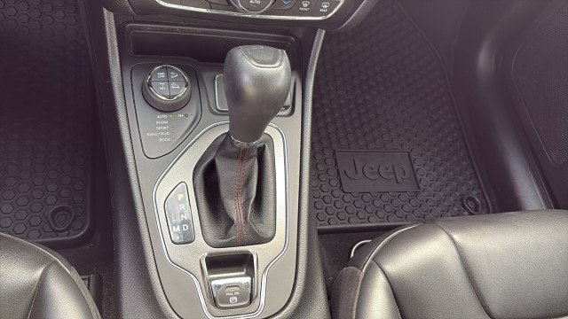 Used 2020 Jeep Cherokee Trailhawk w/ Cold Weather Group image 20