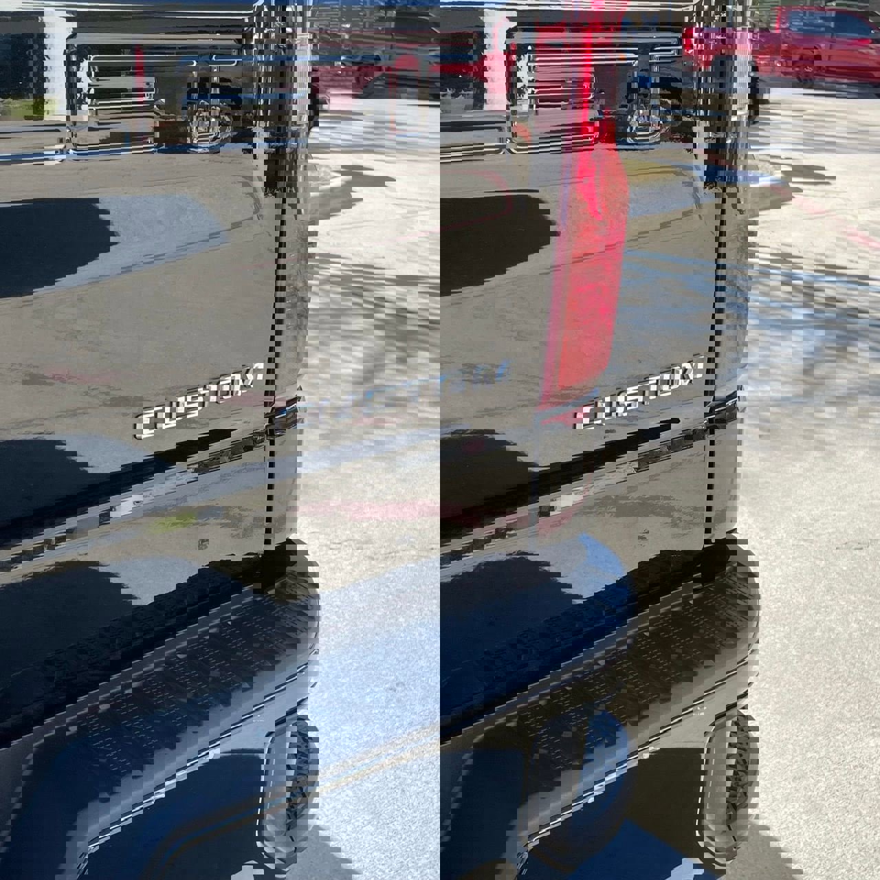 Used 2023 Chevrolet Silverado 1500 Custom image 6