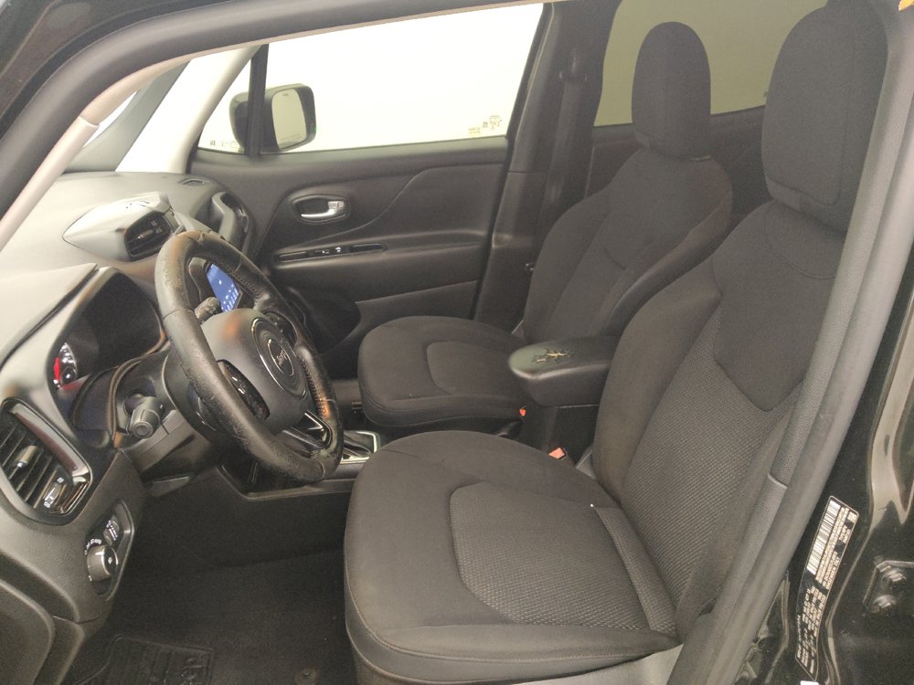 Used 2020 Jeep Renegade Altitude FWD image 17