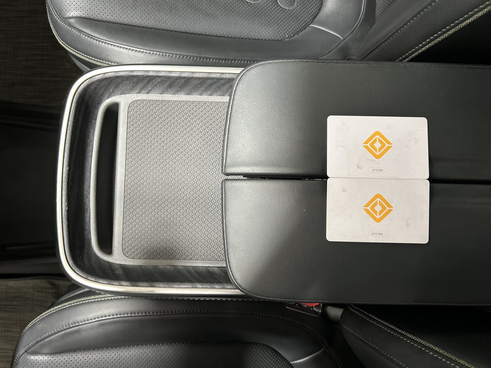 Used 2024 Rivian R1S Adventure Quad AWD/4WD image 31