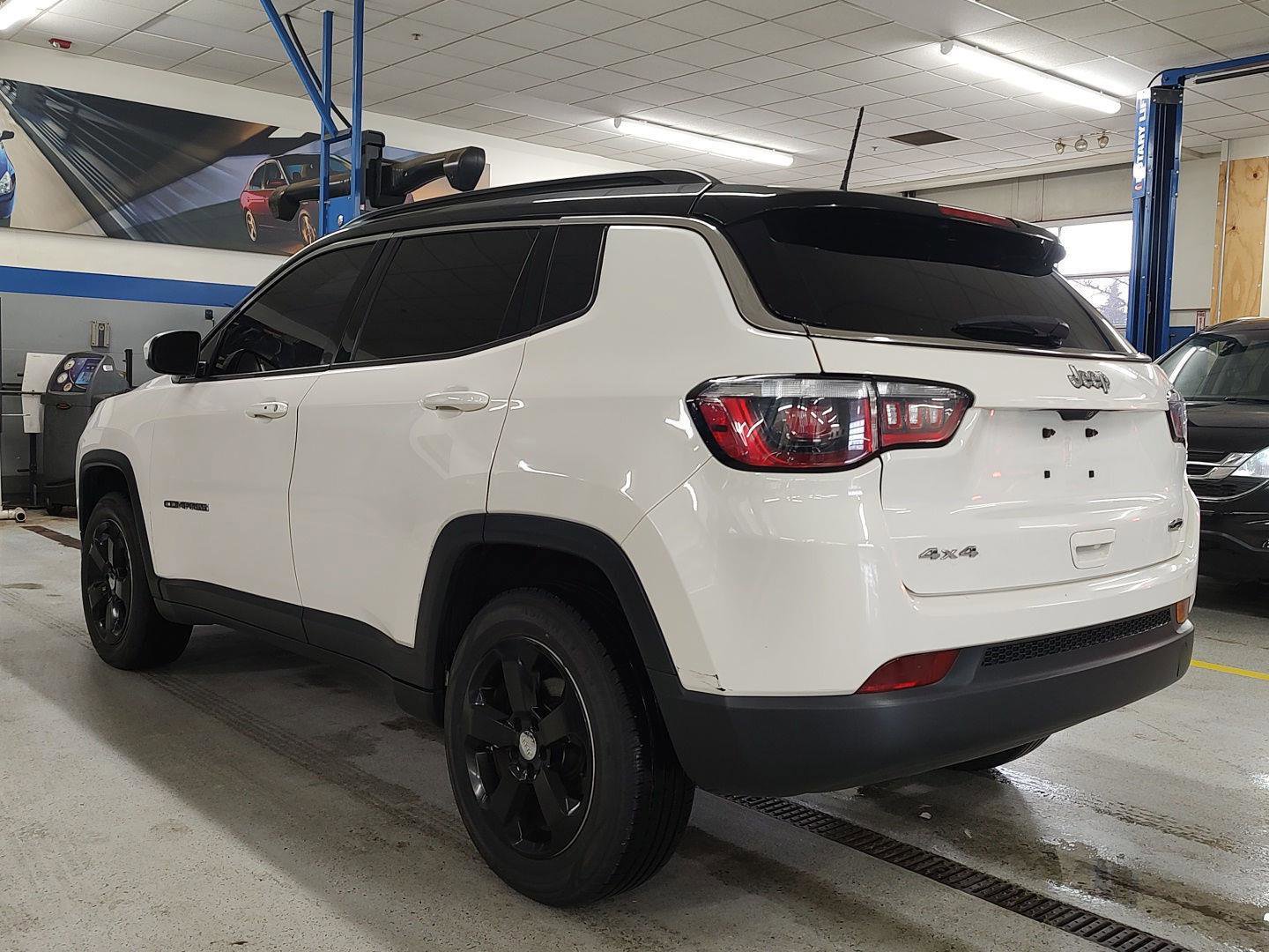 Used 2018 Jeep Compass Latitude w/ Popular Equipment Group AWD/4WD image 24