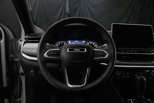 Used 2024 Jeep Compass Latitude image 22