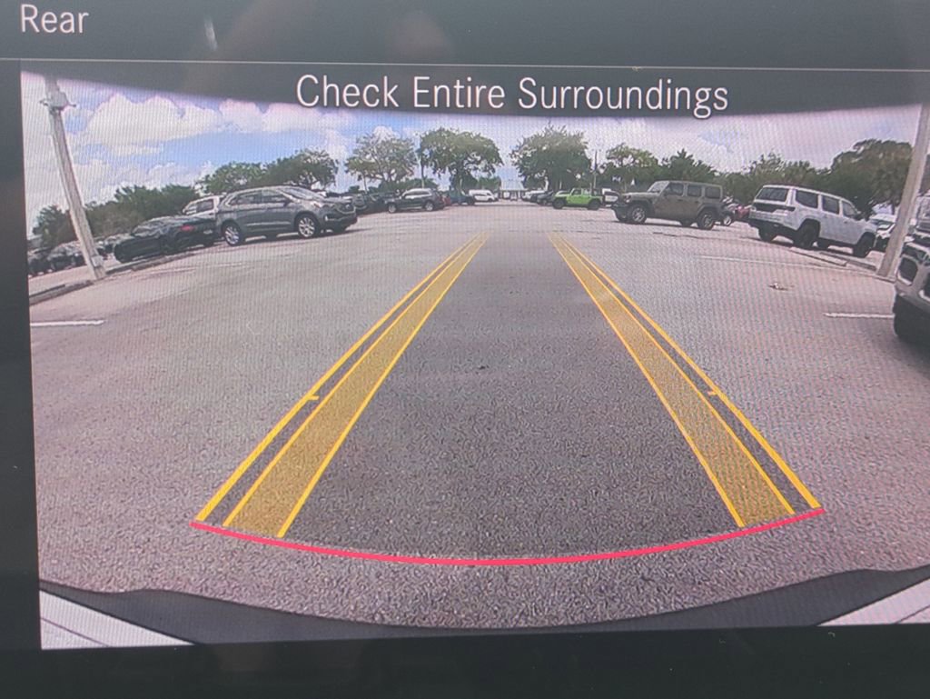 Used 2023 Mercedes-Benz EQB 300 4MATIC image 23