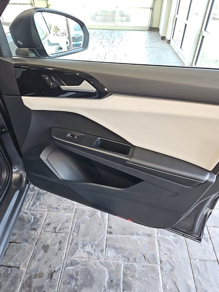 New 2026 Volkswagen Taos S image 11