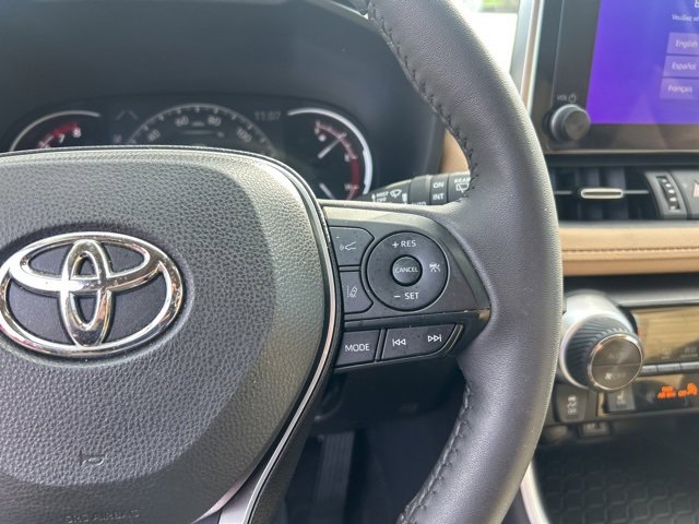 Used 2023 Toyota RAV4 XLE Premium image 18