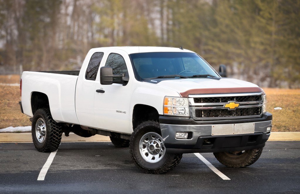 Used 2012 Chevrolet Silverado 3500 LT image 2