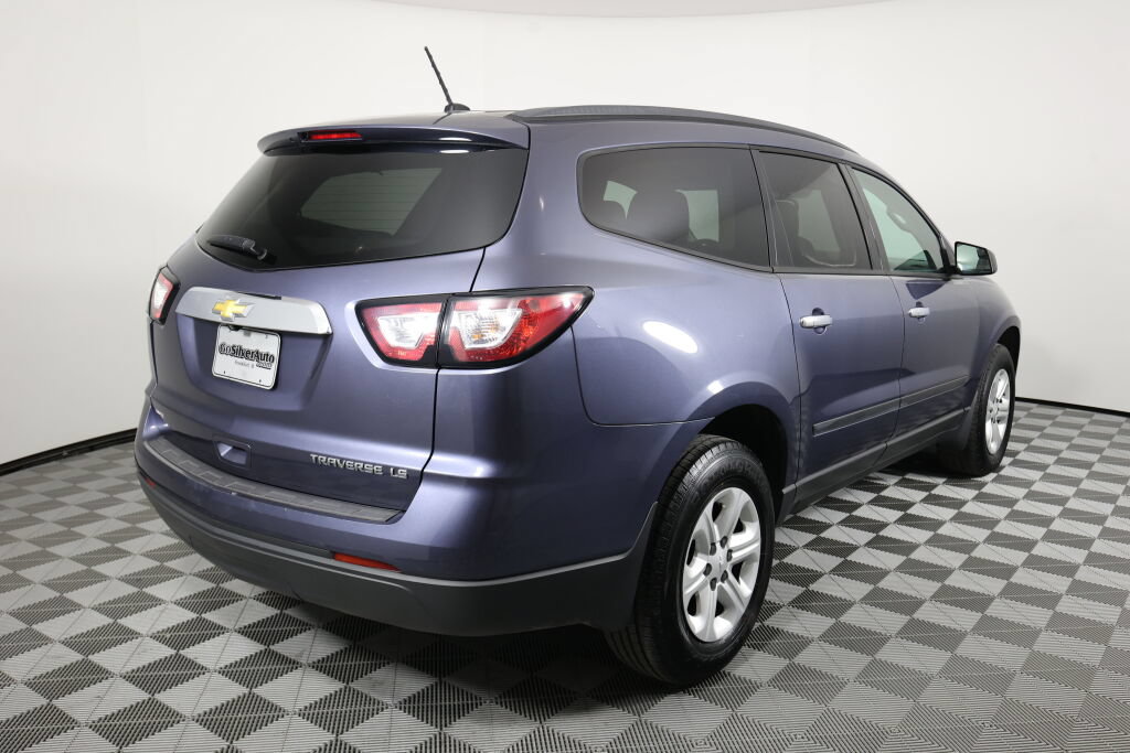 Used 2014 Chevrolet Traverse LS FWD image 2