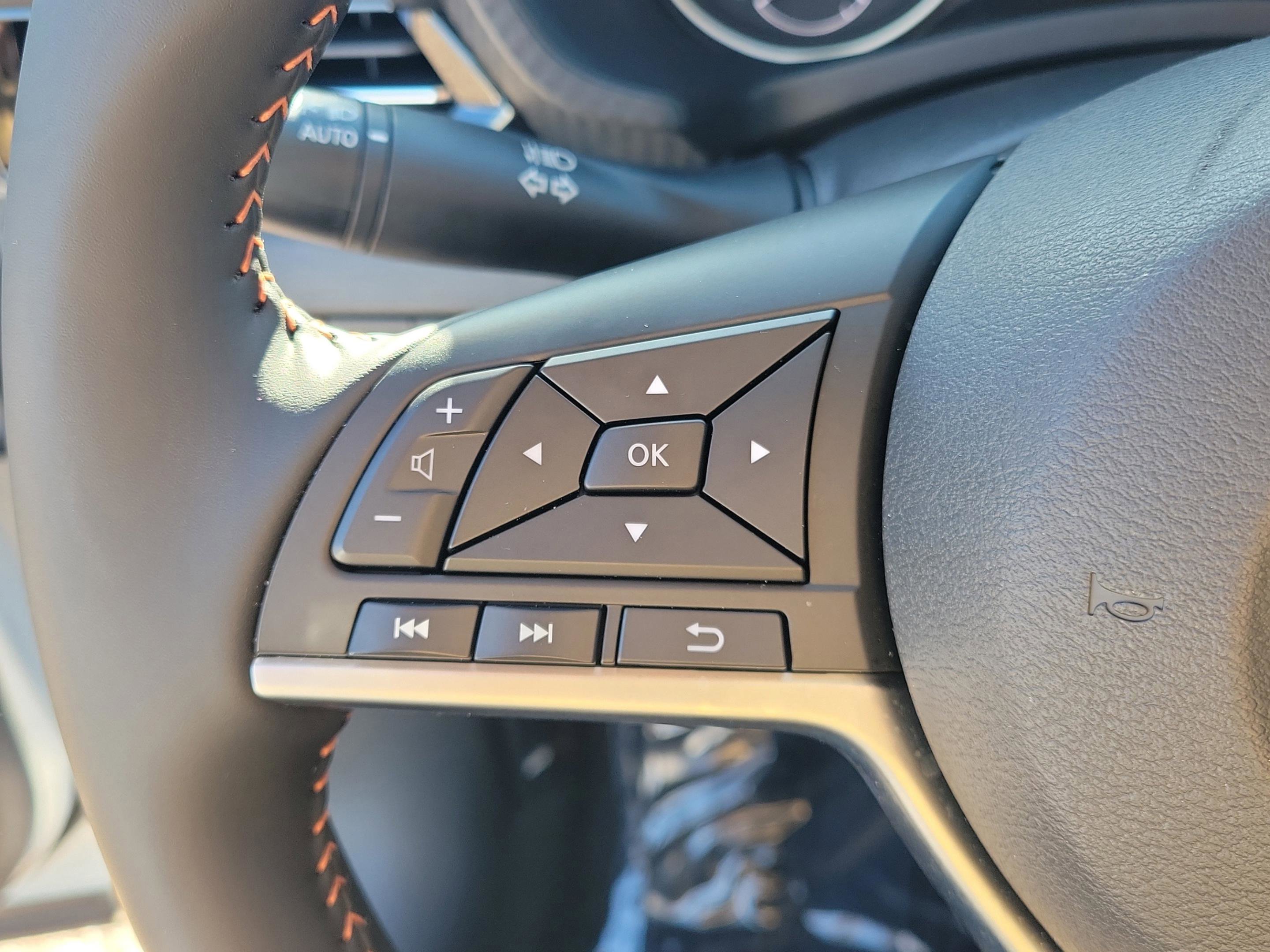 Certified 2025 Nissan Sentra SR image 27