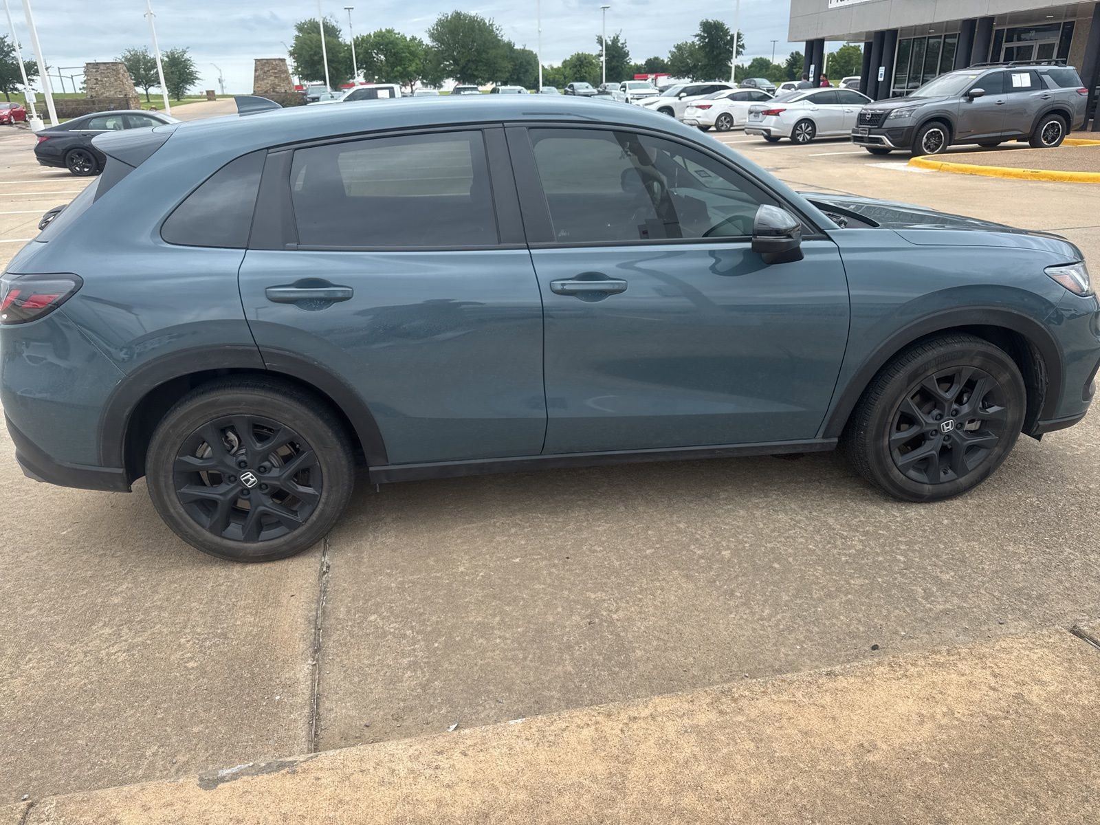 Certified 2025 Honda HR-V Sport image 6