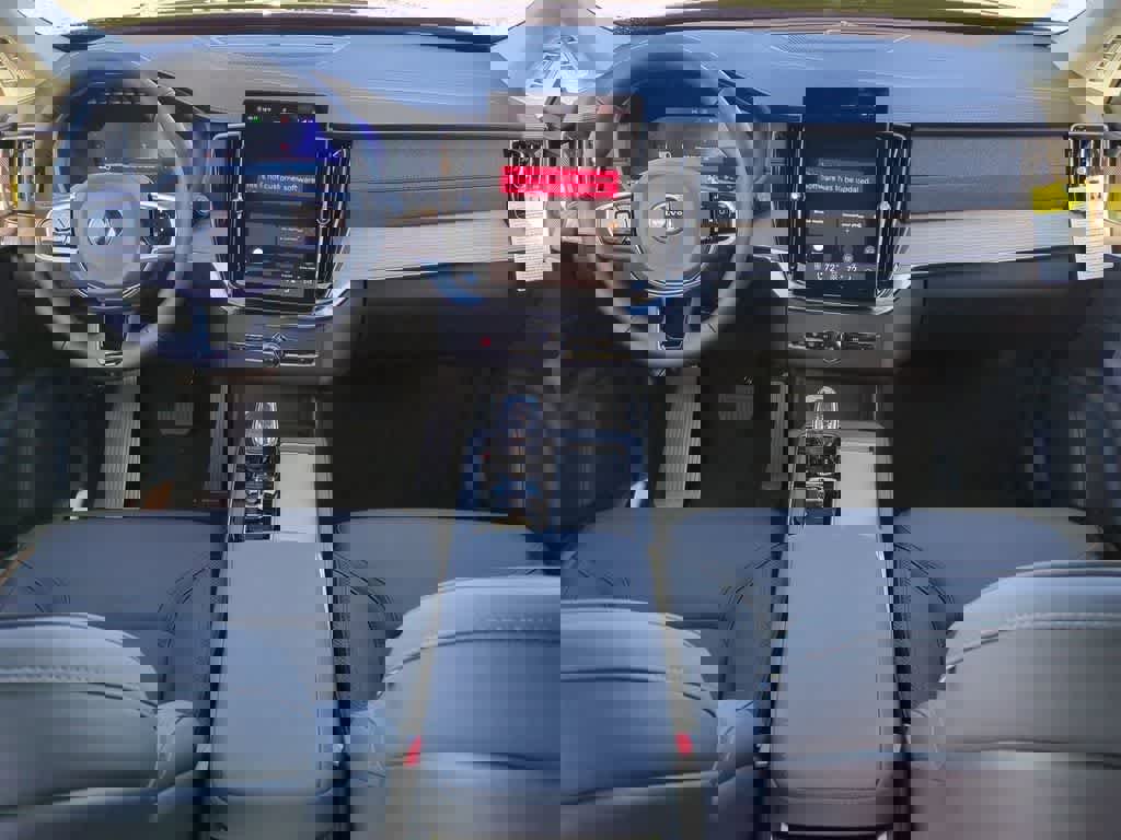 Used 2026 Volvo XC90 B6 Plus w/ Protection Package Premier image 13