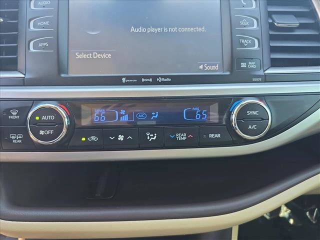 Used 2018 Toyota Highlander XLE AWD/4WD image 22