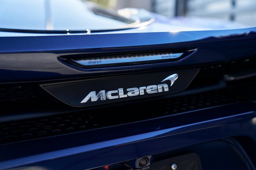 Used 2022 McLaren GT RWD image 12